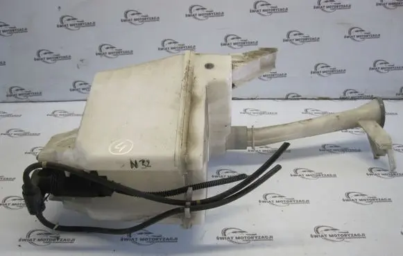 Nissan Juke I F15 Lamp washer fluid tank 