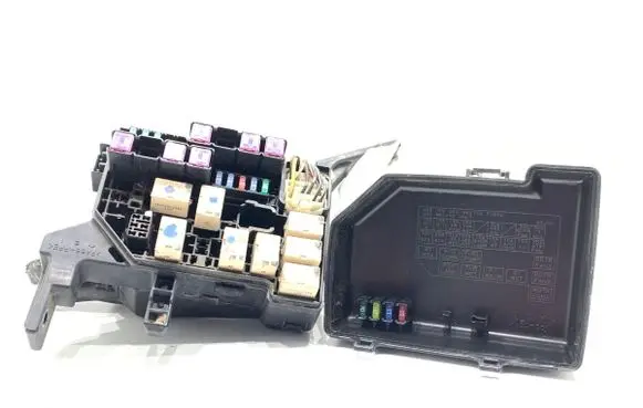 Suzuki Swift I Fuse box set
