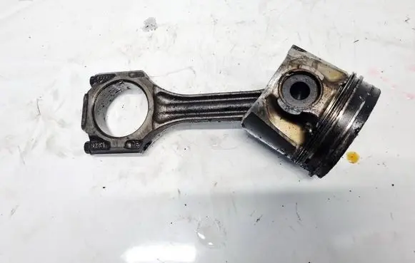 Skoda Octavia Mk1 (1U) Piston with connecting rod 