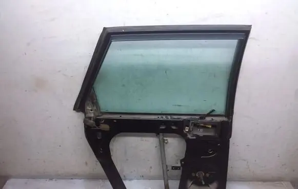 Audi 100 200 5000 C3 Rear door window/glass frame 