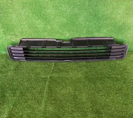 Toyota Prius (XW30) Front bumper lower grill 5311247040