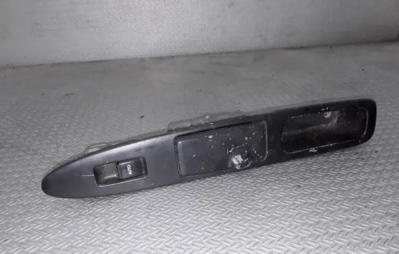 Toyota Avensis Verso Electric window control switch