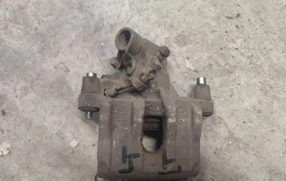 Volvo C30 Rear brake caliper 