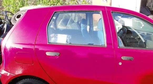 Fiat Punto (188) Rear door