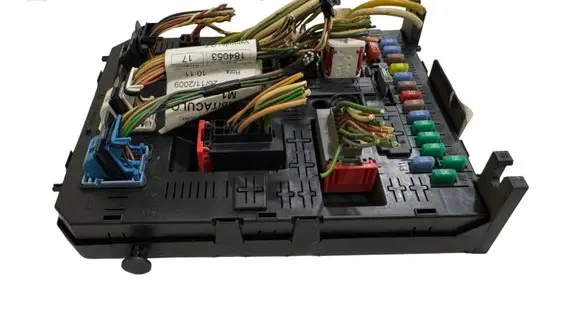 Peugeot Partner Fuse module 96405878002 281201906C 281208364