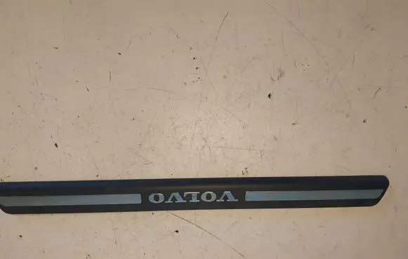 Volvo V70 Front sill trim cover 8659960