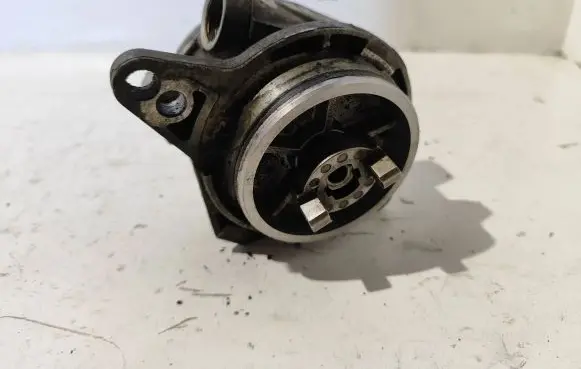 BMW 3 E46 Vacuum pump 961108855
