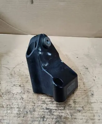 Mercedes-Benz E W213 Engine mounting bracket A6542232200