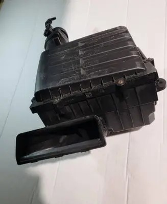 Volkswagen Golf Sportsvan Air filter box 5Q0129607S 5QA129618A
