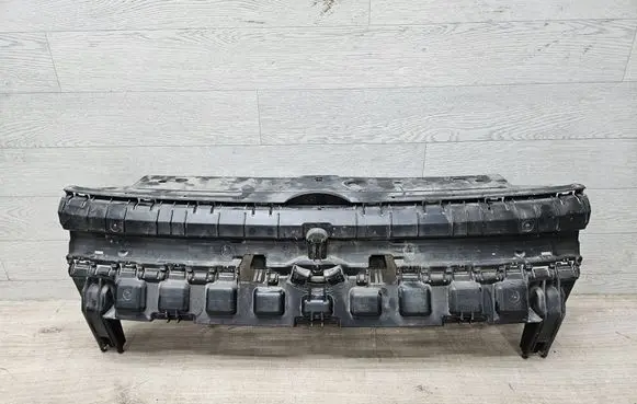 Volkswagen Caddy Front bumper upper radiator grill 2K7807231E