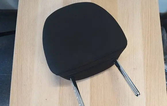 Toyota Yaris Front seat headrest 