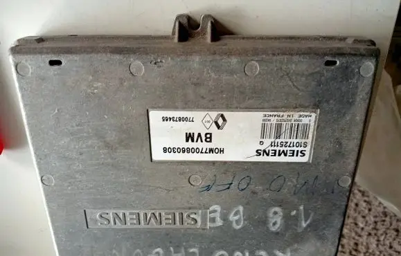Renault Laguna I Engine control unit/module 7700873465