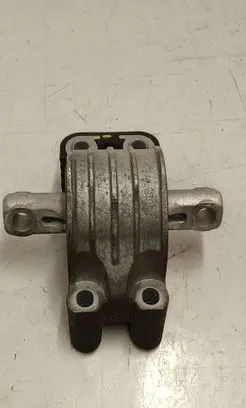 Engine mount bracket
