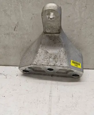 KIA Niro Engine mounting bracket V00