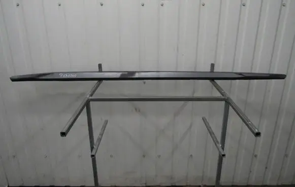 Front sill (body part)
