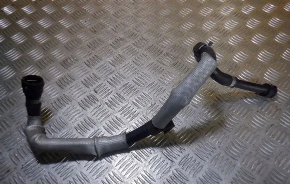 Audi Q7 4L Engine coolant pipe/hose 7P6122109