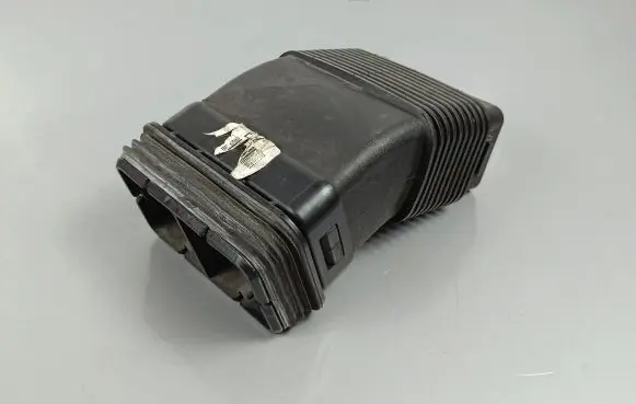 KIA Sorento Air intake duct part 28210C5300