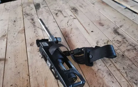 Volvo S40 Front seatbelt