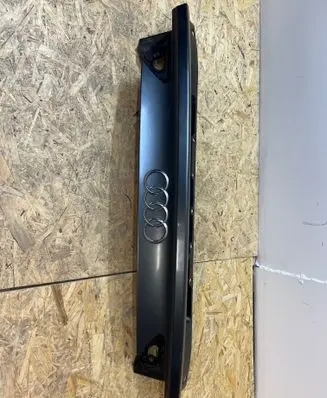 Tailgate/trunk spoiler