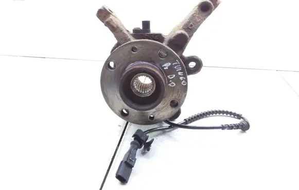 Renault Twingo II Front wheel hub 8200415812