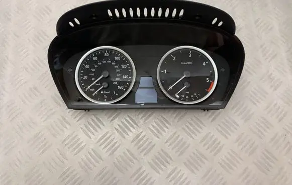 BMW 5 E60 E61 Speedometer (instrument cluster) 6952897 62119135254 9135254