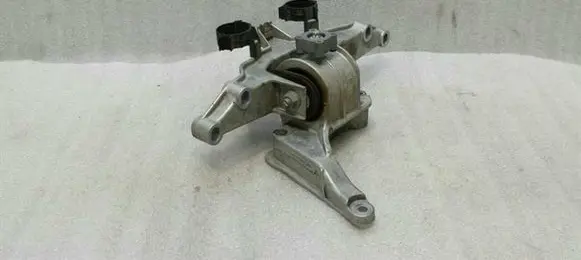 Porsche Boxster 987 Engine mount bracket 9A137514521