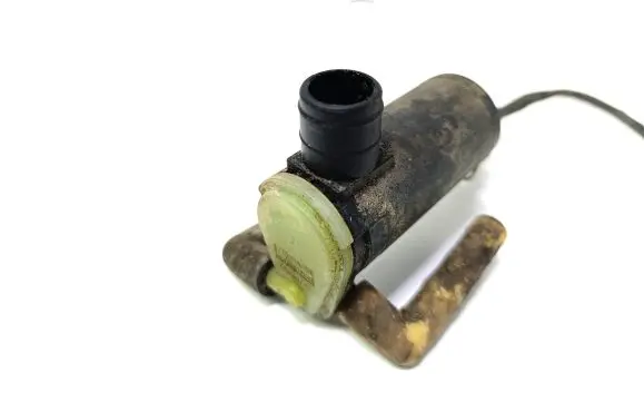 Ford Mondeo MK I Windscreen/windshield washer pump