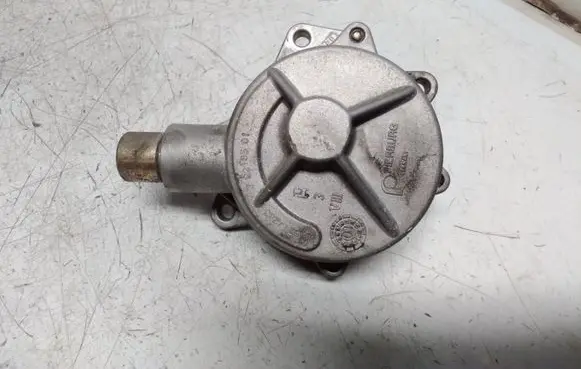 Volkswagen PASSAT B5.5 Vacuum pump 72218501 02T233