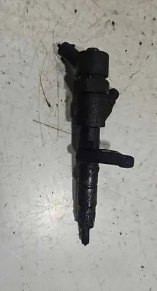 Renault Trafic II (X83) Fuel injector 0445110146