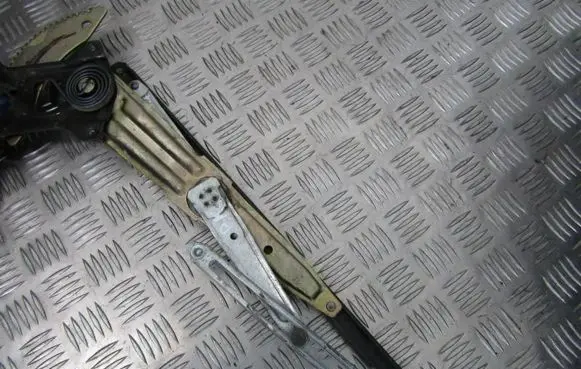 Suzuki Baleno EG Sliding door window regulator with motor