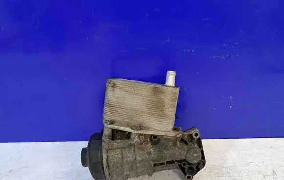 Volvo XC70 Engine oil radiator 31272677 31359138