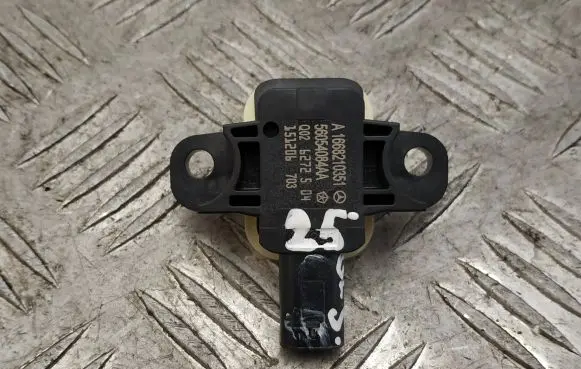 Mercedes-Benz GLS X166 Airbag deployment crash/impact sensor A1668210351