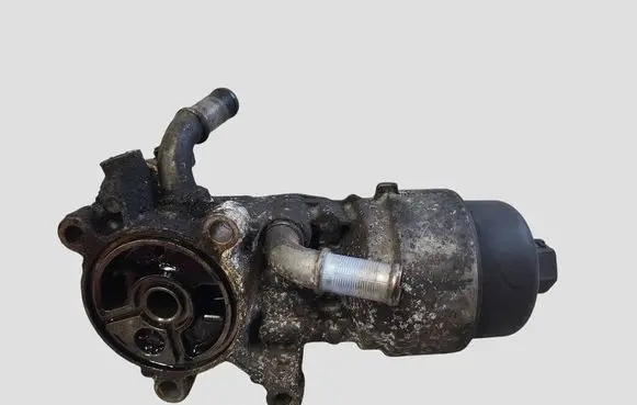 Citroen C5 Oil filter mounting bracket