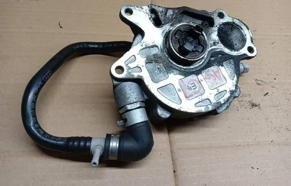 Audi A6 S6 C7 4G Vacuum line/pipe/hose 4G0611931AD