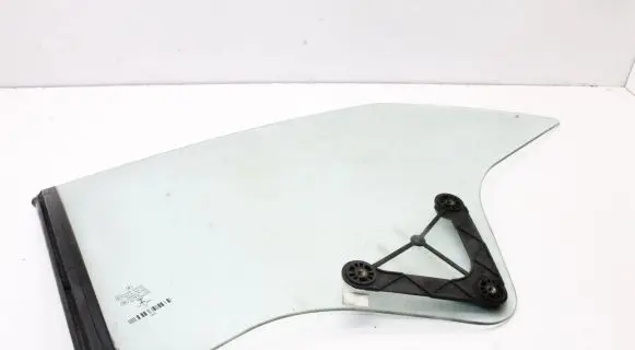 Mercedes-Benz E C207 W207 Rear side window