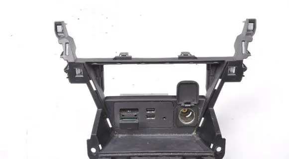 Mazda CX-3 USB socket connector D09H-669U0