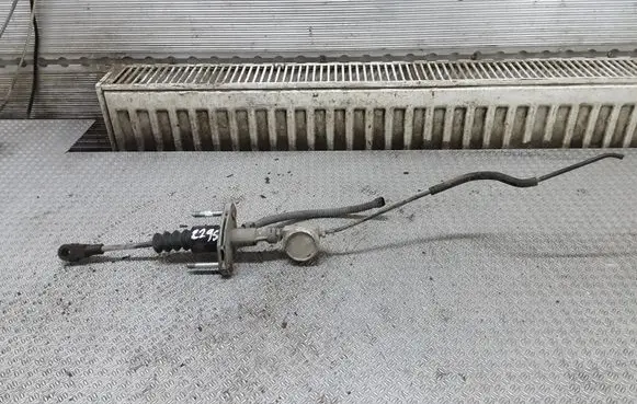 Opel Astra H Clutch master cylinder 90523769