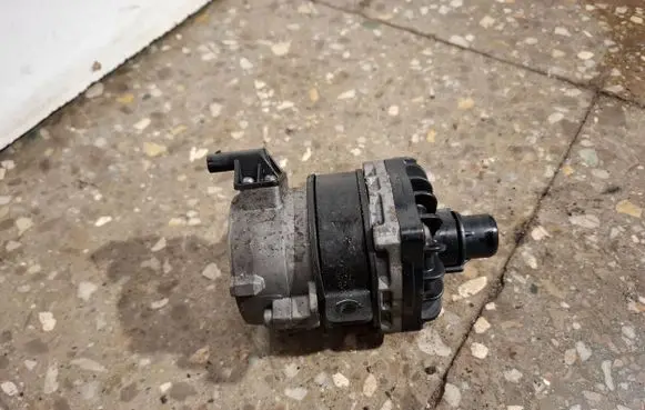 Volvo V60 Electric auxiliary coolant/water pump 31293979