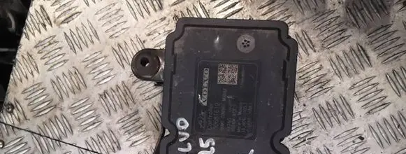 Volvo V70 ABS Pump 30681619