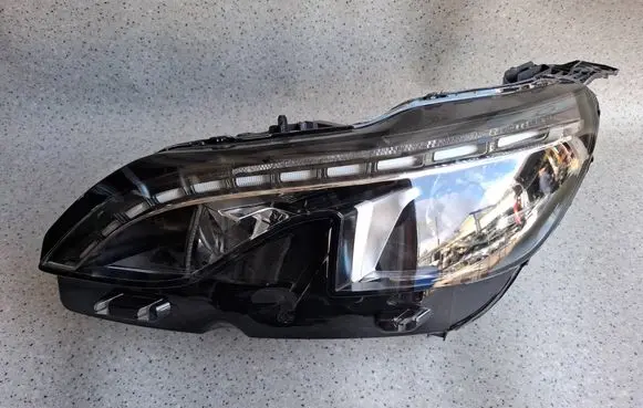 Peugeot 3008 II Headlight/headlamp 9826572780