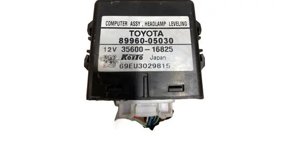 Toyota Avensis T250 Light module LCM 8996005030 3560016825 69E03029815