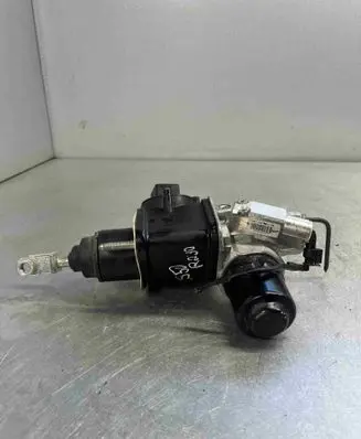 Mercedes-Benz SL R230 Master brake cylinder A2304300012