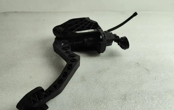 Volkswagen PASSAT B6 Clutch pedal 3C1721059AC ZD09012007 2600198701
