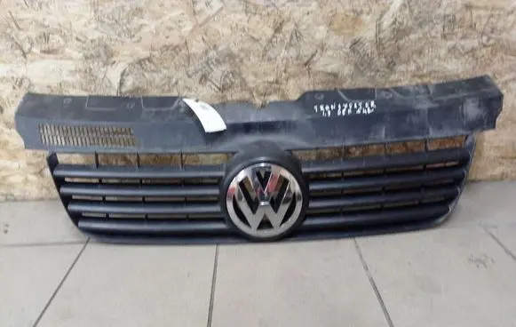 Volkswagen Transporter - Caravelle T5 Front bumper upper radiator grill 7H08071015