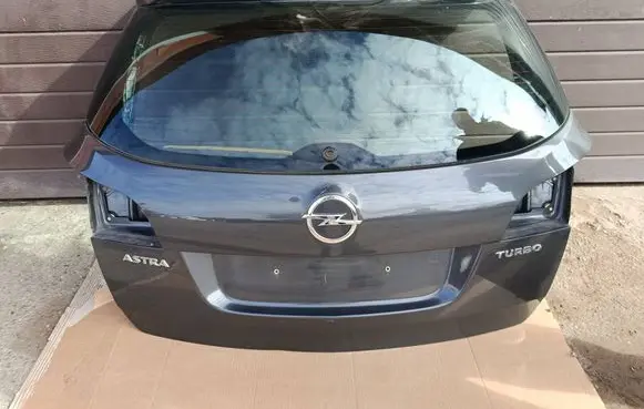 Opel Astra J Tailgate/trunk/boot lid 