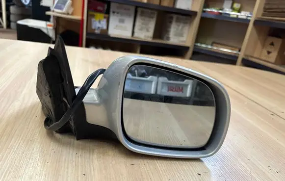 Volkswagen PASSAT B5 Front door electric wing mirror