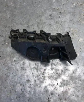 Rear bumper mounting bracket