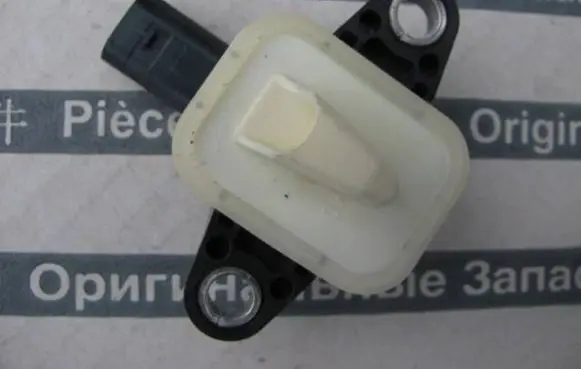 Fiat 500X Airbag deployment crash/impact sensor 51943478 170311 1110