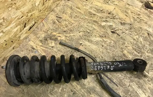 KIA Sorento Front shock absorber/damper