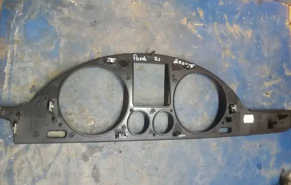 Volkswagen PASSAT B6 Dashboard trim 318370200